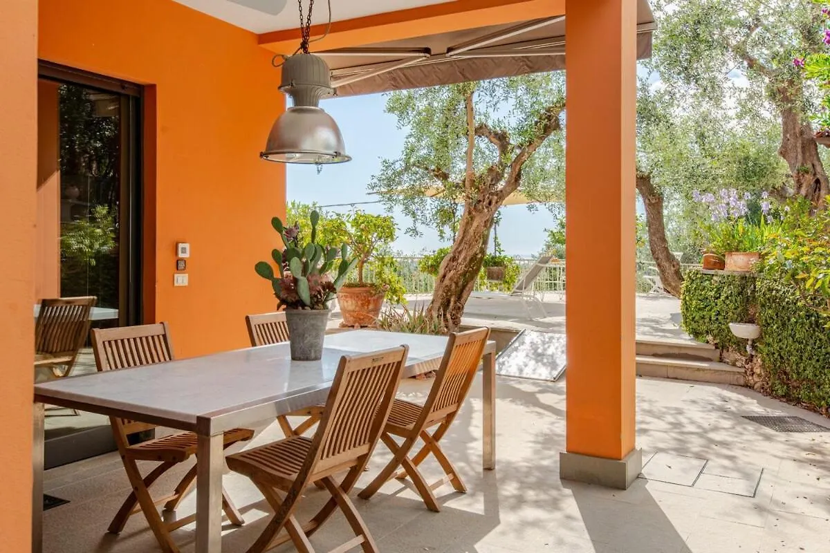 Luxury Villa Olivia With Piscina And Sea View Camaiore