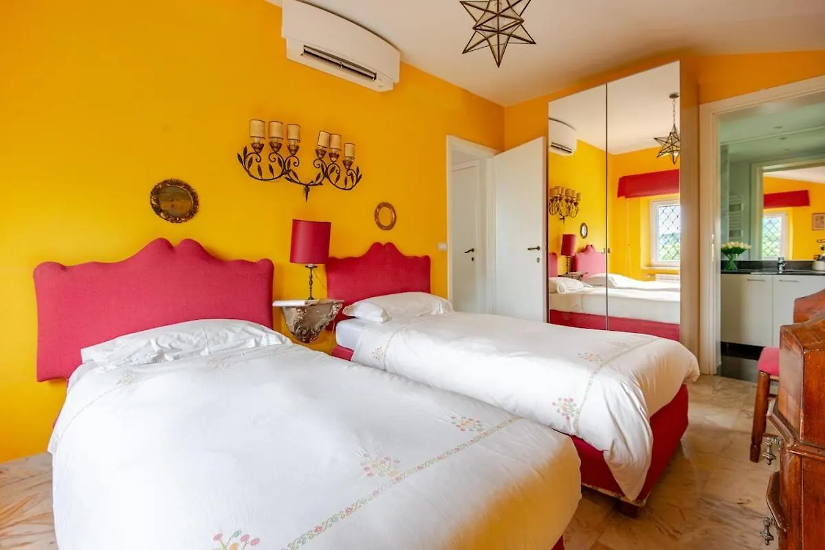 Luxury Villa Olivia With Piscina And Sea View Camaiore