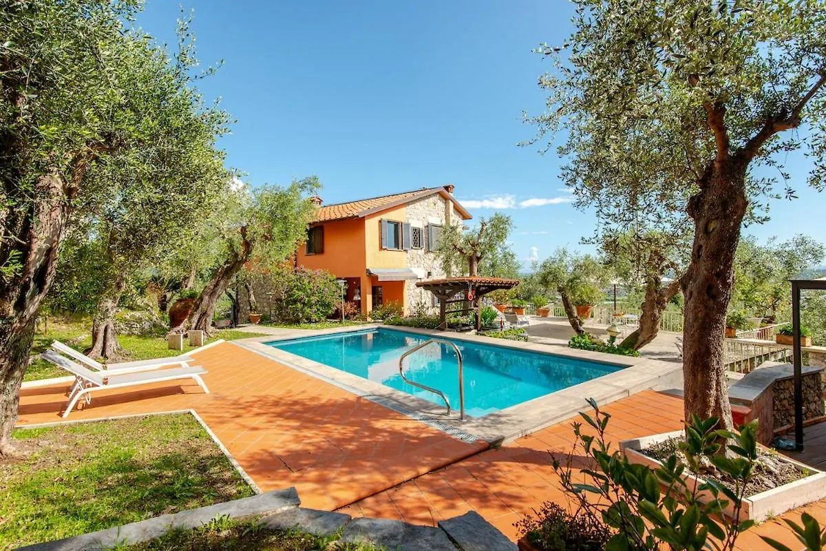 Luxury Villa Olivia With Piscina And Sea View Camaiore